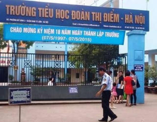 Bị 'bỏ quên' trên xe ô tô đưa đón, học sinh lớp 3 tự thoát hiểm