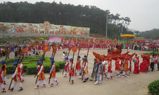 Lấy ý kiến nhân dân về mẫu tượng đài Hùng Vương