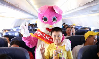 Chuyến bay Vietjet chở nụ cười bé yêu nhân ngày 1/6