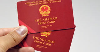 Bộ TT&TT cho phép khai hồ sơ cấp đổi thẻ nhà báo online