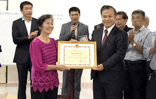 Sống trên  đất Thái