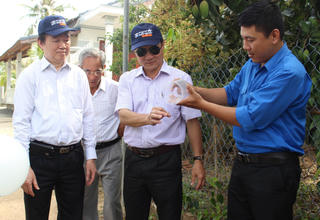 Thả muỗi để phòng sốt xuất huyết