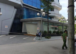 Hà Nội: Một phụ nữ rơi từ tầng 14 tòa nhà cao tầng