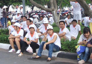 Tăng lương tối thiểu đầu năm 2016: Lo ngại cắt giảm phụ cấp