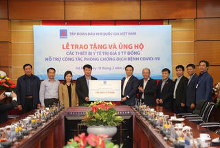 PVN trao tặng thiết bị y tế trị giá 5 tỷ đồng hỗ trợ công tác phòng, chống dịch Covid-19