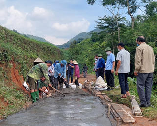 Nỗ lực xây dựng nông thôn mới ở huyện miền núi