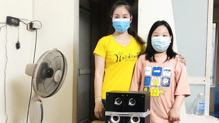 Trao tặng nhiều máy tính cho học sinh Hà Nội có hoàn cảnh khó khăn