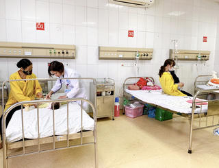 Cảnh báo ngộ độc thuốc nhỏ mũi có Naphazolin ở trẻ nhỏ
