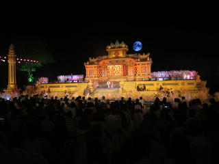 Festival Nghề truyền thống Huế 2017: Rực rỡ sắc màu trang phục cộng đồng ASEAN