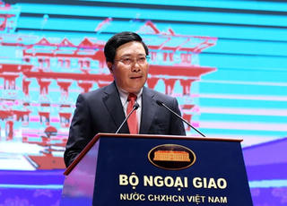 Xác định đường lối đối ngoại trong tình hình mới