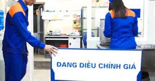 Giá xăng tiếp tục 'nhẩy múa', vượt mốc 18.000 đồng/lít
