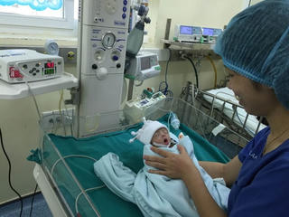 Cứu sống bệnh nhi 1,5kg mắc bệnh tim phức tạp