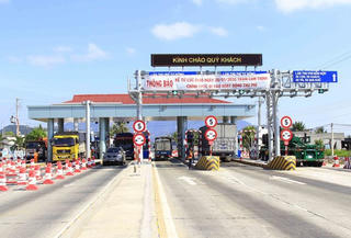 Với các trạm BOT không chuyển sang thu tự động không dừng: Kiên quyết dừng thu phí