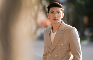 Cởi bỏ áo số, Đoàn Văn Hậu 'biến hình' thành soái ca chính hiệu