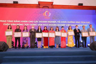 PVFCCo được nhận Bằng khen Doanh nghiệp có thành tích xuất sắc trong hưởng ứng Cuộc vận động 'Xây dựng văn hóa doanh nghiệp Việt Nam'
