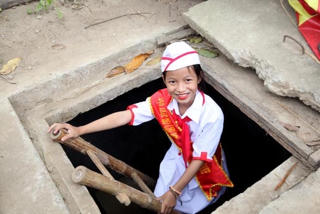 Thăm Địa đạo trong lòng dân