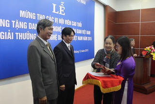 Động viên tinh thần, cũng nên làm cho sớm