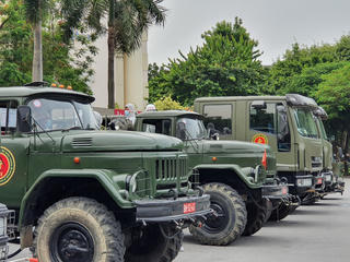 Trước giờ 'G': Cận cảnh đoàn xe đặc chủng phun khử khuẩn tại Hà Nội