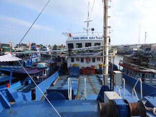 Tàu vỏ thép lớn nhất Ninh Thuận phải nằm bờ