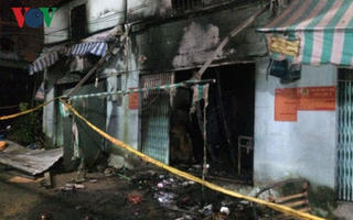 Bà ngoại lao vào đám cháy cứu cháu, cả 2 cùng tử vong