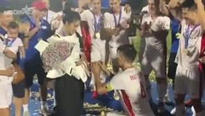 [VIDEO] Bùi Tiến Dũng bất ngờ cầu hôn Khánh Linh