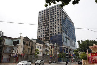 Chủ đầu tư cao ốc 8B Lê Trực bị phạt 100 triệu đồng