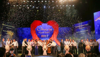 Những tấm lòng nhân ái