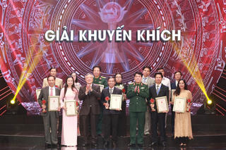 57 tác phẩm được trao Giải Búa liềm vàng lần thứ IV