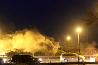 Hà Nội: Người dân hốt hoảng vì đám cháy bất ngờ bùng phát trên Đại lộ Thăng Long