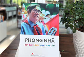 Ra mắt hồi ký tác giả bài hát 'Ai yêu Bác Hồ Chí Minh hơn thiếu niên nhi đồng'