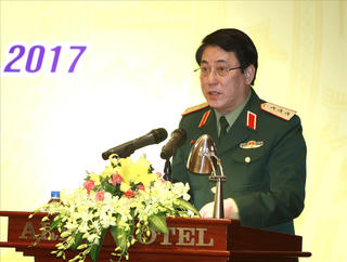 Báo chí phải đi đầu trong 'xây' và 'chống'