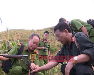 Cuộc đấu súng nghẹt thở với nhóm đối tượng vận chuyển 20 bánh heroin