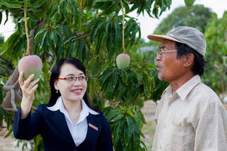 Tiếp tục giảm lãi suất, Agribank hỗ trợ khách hàng và doanh nghiệp vượt khó trong đại dịch