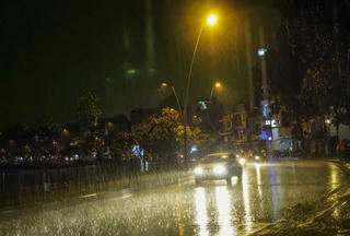 Đêm nay (7/10), nhiều khu vực trong cả nước có mưa và dông