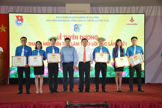 Vinataba: Tuyên dương thanh niên tiên tiến làm theo lời Bác