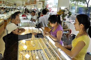 Hai thương hiệu vàng miếng tăng, giảm trái chiều nhau phiên đầu tuần