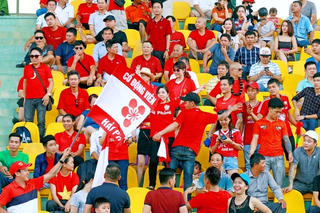 CĐV Hải Phòng biến án phạt của VFF thành vô nghĩa