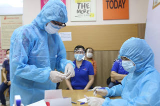 Long An tìm người tới cửa hàng trái cây, bánh kẹo ở chợ liên quan tới BN9703