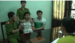 Bắt đối tượng vận chuyển 20 bánh heroin bằng xe con