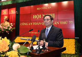 Đặt lợi ích của nhân dân lên trên hết