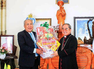 Lãnh đạo tỉnh Khánh Hòa thăm, chúc Tết các cơ sở tôn giáo