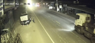 Hai thiếu niên 12, 13 tuổi trộm xe tải giữa đêm khuya