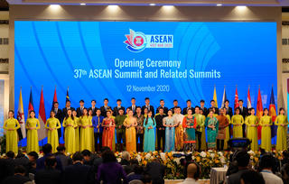 ASEAN, gắn kết và chủ động thích ứng