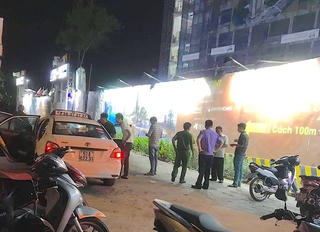 Lái xe taxi bị cứa cổ trong đêm ở Sài Gòn