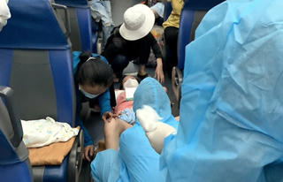 Hai bà bầu trở dạ trên chuyến tàu nghĩa tình về Quảng Bình