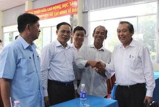 Chánh án TAND tối cao Trương Hòa Bình tiếp xúc cử tri