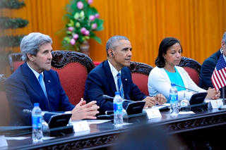 Tổng thống Obama đã dùng loại nước uống nào khi ở Việt Nam?