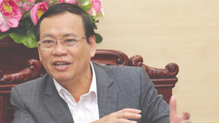 Những lần đi vào tâm bão