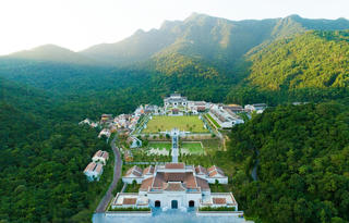 Ngành du lịch ‘dìu nhau’ vượt khó