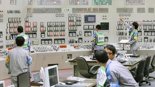 Nhật tái khởi động lò phản ứng lần đầu tiên sau thảm họa Fukushima